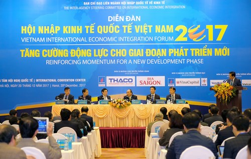 Thủ tướng Nguyễn Xuân Phúc dự Diễn đàn Hội nhập Kinh tế quốc tế Việt Nam 2017 (Thời sự trưa 20/12/2017)